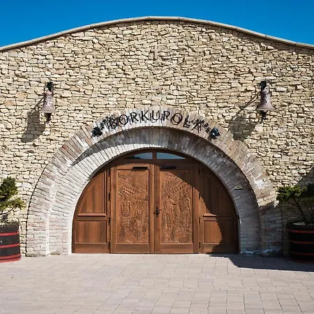 Hotell Zselicvoelgy Szabadidofarm 3*